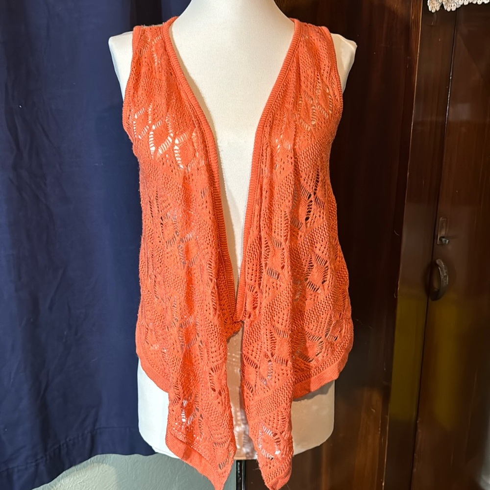 Vintage coral crocheted cardigan/vest